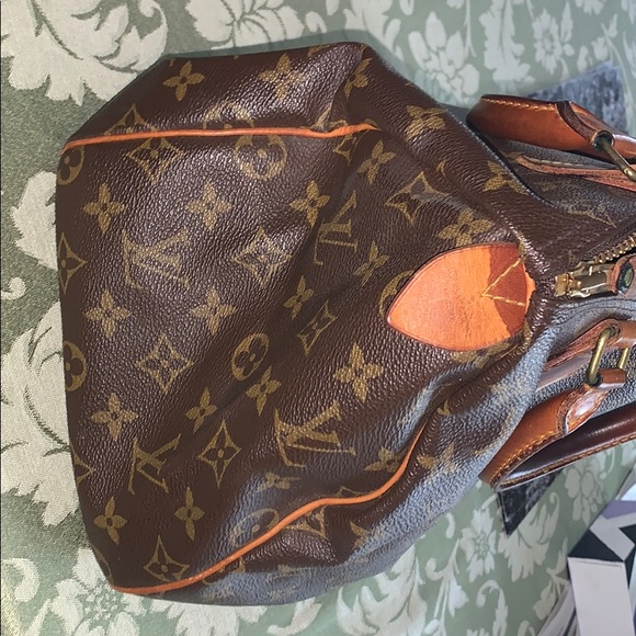 Louis Vuitton Tote Bag - Picture 5 of 6